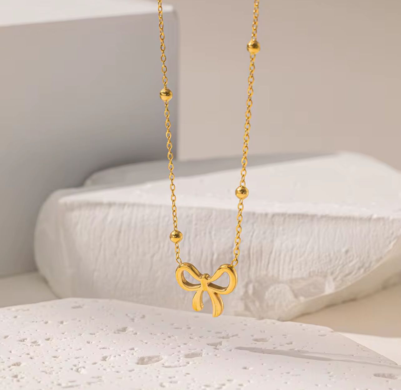 Bow Necklace