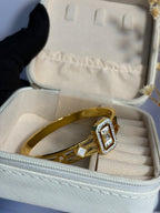 Diamond Hand Cuff