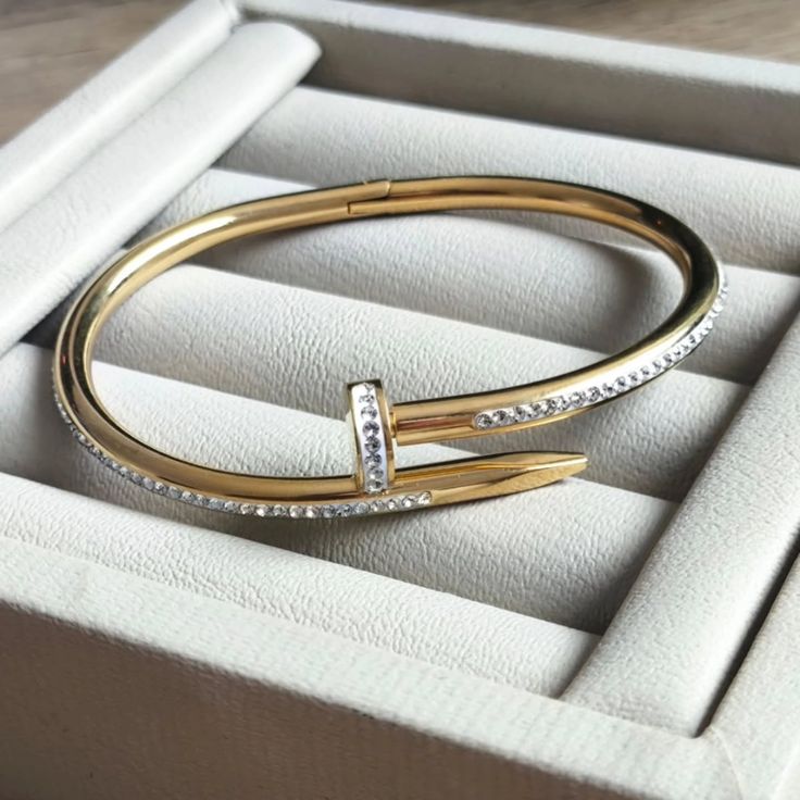 Premium Stone Nail Handcuff