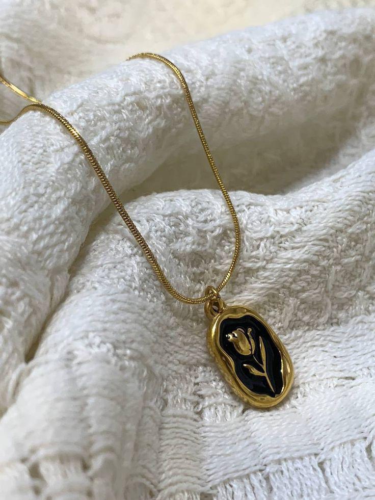 Black Tulip Medallion Pendant
