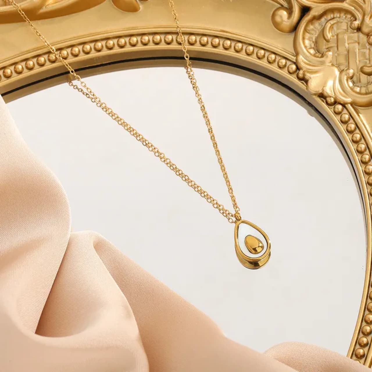 Drop Necklace