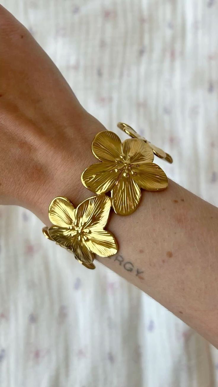 Flower Hand Cuff