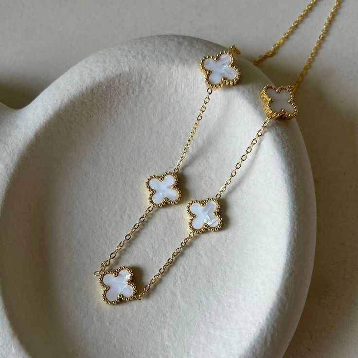 Clover Necklace